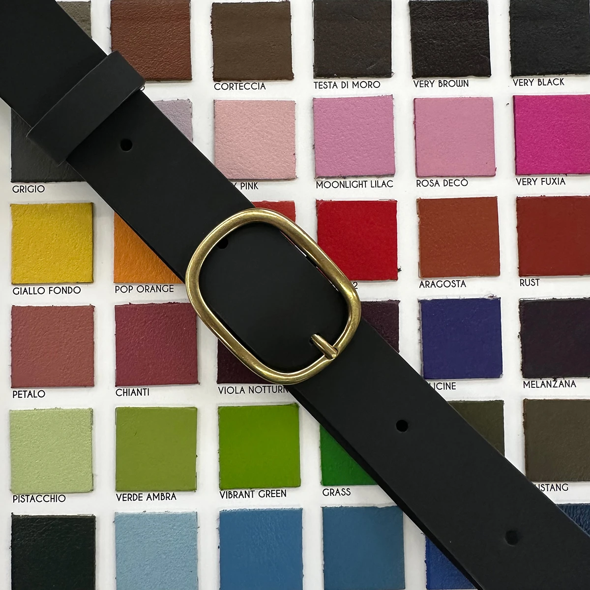 cintura fibbia in ottone, cintura in vitello, cinture donna ingrosso, cinture donna per negozi, cinture donna grossisti, cinture donna GDO, fornitore cinture donna, distributore cinture donna, vendita cinture donna b2b, cinture donna SIMPLYUP®, cinture donna alta qualità, cinture donna in pelle, cinture donna moda, cinture donna design, cinture donna tendenza, cinture donna eleganti, cinture donna classiche, cinture donna moderne, cinture donna sottili, cinture donna larghe, cinture donna reversibili, fibbie cinture donna, cinture donna accessorio, cinture donna outfit, cinture donna Made in Italy, cinture donna colorate, cinture donna nere, cinture donna marroni, cinture donna stampate, cinture donna intrecciate, cinture donna gioiello, cinture donna per abiti, cinture donna per pantaloni, cinture donna versatili, stock cinture donna, ingrosso accessori donna, acquistare cinture donna all'ingrosso, collezioni cinture donna, novità cinture donna, cinture donna resistenti, cinture donna durevoli, cinture donna uniche