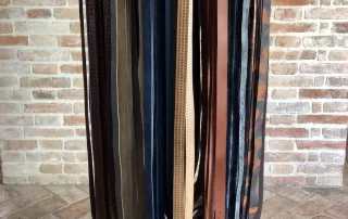 fibbie per cinture, materiali cinture ingrosso, componenti cinture, accessori cinture b2b, fibbie metallo, fibbie nickel free, fibbie ottone, fibbie design, fibbie classiche, fibbie automatiche, fibbie ad ardiglione, fibbie piastre, fibbie satinate, pelle cintura ingrosso, cuoio cintura, pelle pieno fiore, pelle rigenerata, pelle scamosciata, pelle stampata, tessuto cintura, cotone cintura, lino cintura, elastico cintura, cinture ecopelle, fibbie per artigiani, materiali per cinture su misura, produzione cinture, semilavorati cinture, dettagli cinture, cuciture cinture, bordi cinture, fibbie made in Italy, materiali sostenibili cinture, cinture personalizzabili, cinture alta resistenza, cinture durevoli, ingrosso fibbie, ingrosso pellami cinture, fibbie per grossisti, componenti per GDO