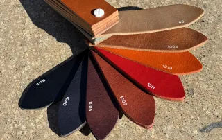 fibbie per cinture, materiali cinture ingrosso, componenti cinture, accessori cinture b2b, fibbie metallo, fibbie nickel free, fibbie ottone, fibbie design, fibbie classiche, fibbie automatiche, fibbie ad ardiglione, fibbie piastre, fibbie satinate, pelle cintura ingrosso, cuoio cintura, pelle pieno fiore, pelle rigenerata, pelle scamosciata, pelle stampata, tessuto cintura, cotone cintura, lino cintura, elastico cintura, cinture ecopelle, fibbie per artigiani, materiali per cinture su misura, produzione cinture, semilavorati cinture, dettagli cinture, cuciture cinture, bordi cinture, fibbie made in Italy, materiali sostenibili cinture, cinture personalizzabili, cinture alta resistenza, cinture durevoli, ingrosso fibbie, ingrosso pellami cinture, fibbie per grossisti, componenti per GDO