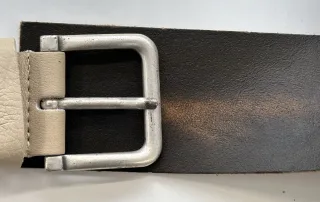 fibbie per cinture, materiali cinture ingrosso, componenti cinture, accessori cinture b2b, fibbie metallo, fibbie nickel free, fibbie ottone, fibbie design, fibbie classiche, fibbie automatiche, fibbie ad ardiglione, fibbie piastre, fibbie satinate, pelle cintura ingrosso, cuoio cintura, pelle pieno fiore, pelle rigenerata, pelle scamosciata, pelle stampata, tessuto cintura, cotone cintura, lino cintura, elastico cintura, cinture ecopelle, fibbie per artigiani, materiali per cinture su misura, produzione cinture, semilavorati cinture, dettagli cinture, cuciture cinture, bordi cinture, fibbie made in Italy, materiali sostenibili cinture, cinture personalizzabili, cinture alta resistenza, cinture durevoli, ingrosso fibbie, ingrosso pellami cinture, fibbie per grossisti, componenti per GDO